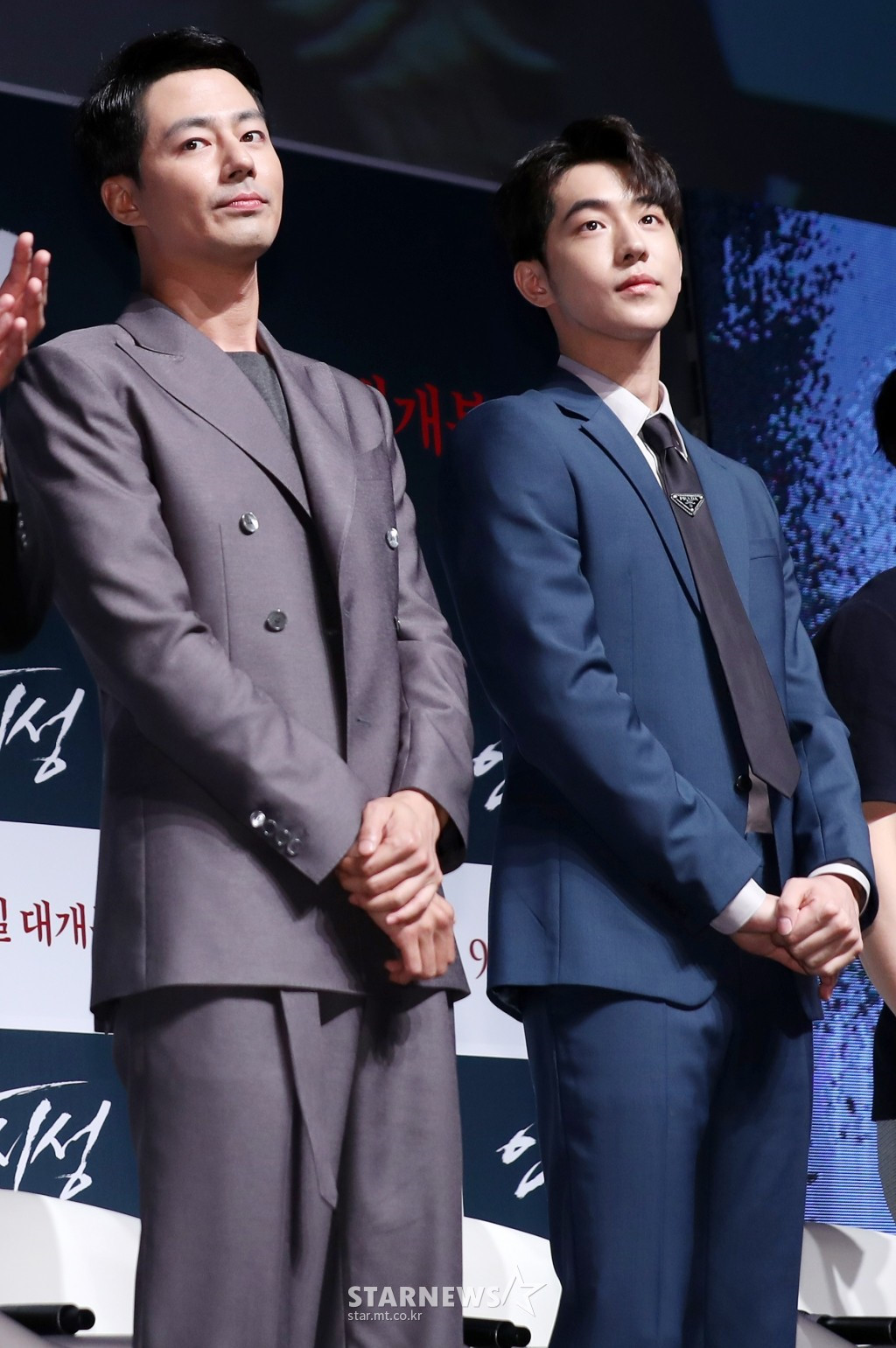 Cách mặc suit trẻ trung, lịch lãm như tài tử Hàn