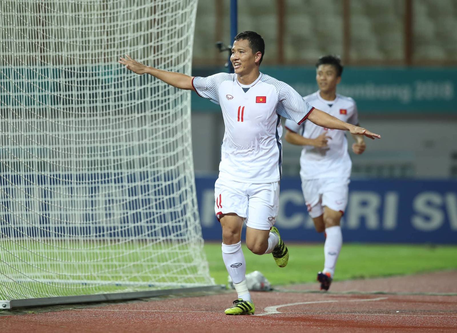 8 cầu thủ ấn tượng của Việt Nam ở vòng bảng