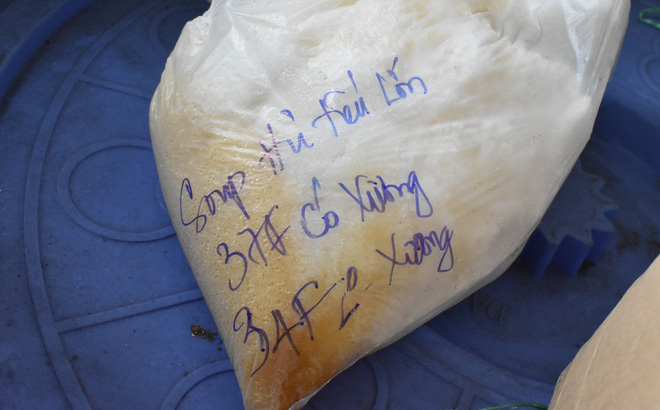 Kết luận ban đầu vụ quán cơm tấm nổi tiếng bị phát hiện sử dụng nguyên liệu lạ