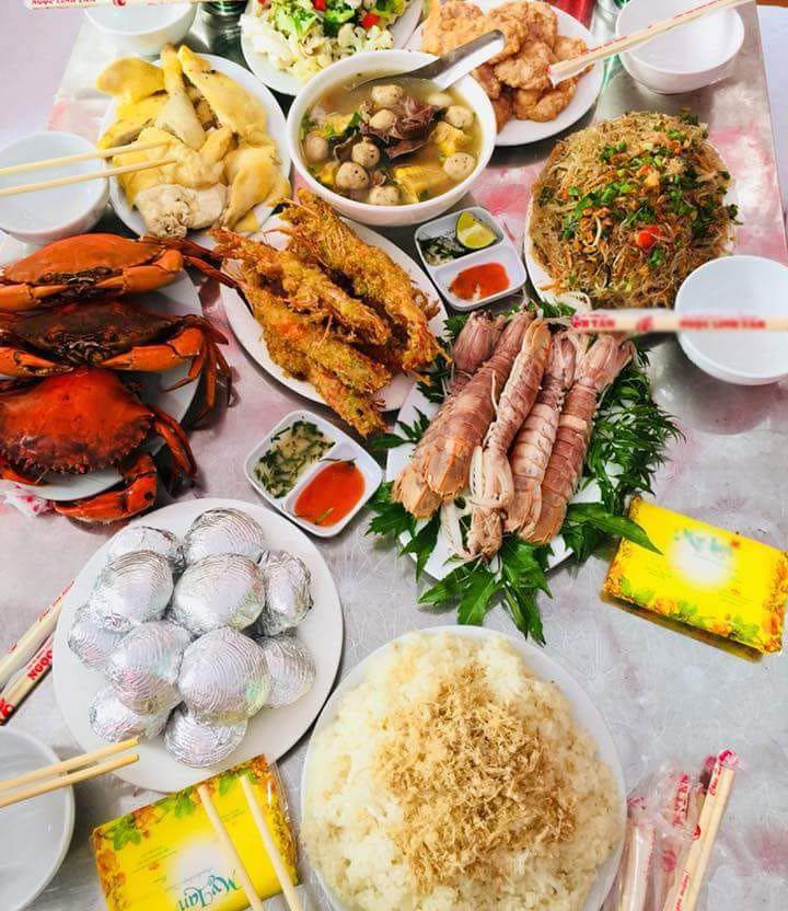 Cỗ cưới quê hoành tráng, biết là lỗ vẫn chi 1,8 triệu/mâm 11 món, dân tình đoán ngay: Quảng Ninh