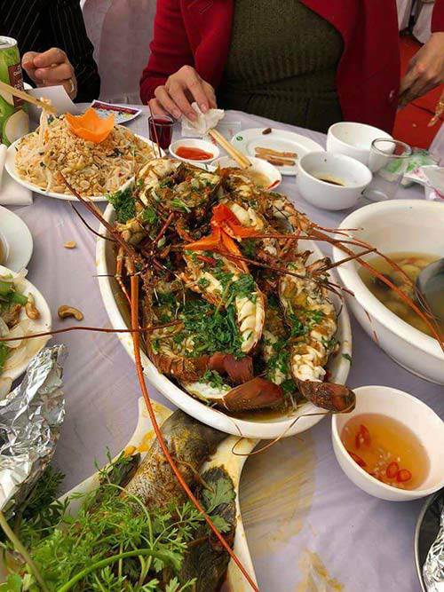 Cỗ cưới quê hoành tráng, biết là lỗ vẫn chi 1,8 triệu/mâm 11 món, dân tình đoán ngay: Quảng Ninh