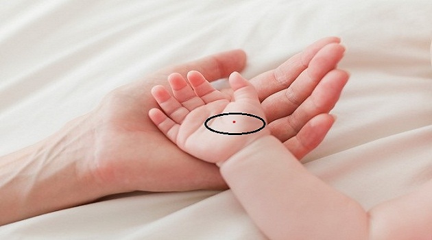 Sinh con có 3 nốt ruồi cực hiếm này, cha mẹ rung đùi cũng có tiền, giàu 3 họ, sướng 3 đời