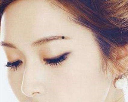 Sinh con có 3 nốt ruồi cực hiếm này, cha mẹ rung đùi cũng có tiền, giàu 3 họ, sướng 3 đời