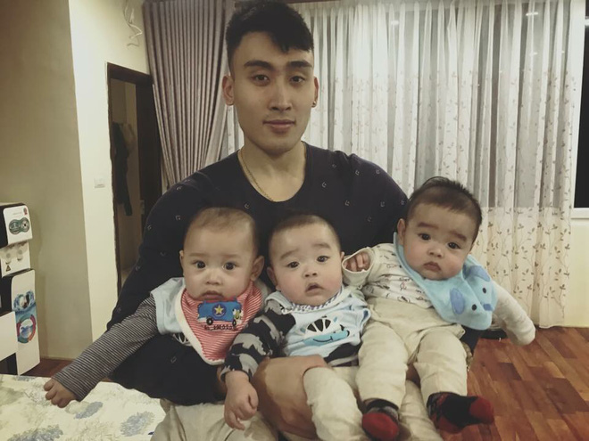 Clip 3 cậu bé sinh ba xúm xít, quấn mẹ đòi sữa gây bão mạng và câu chuyện phía sau