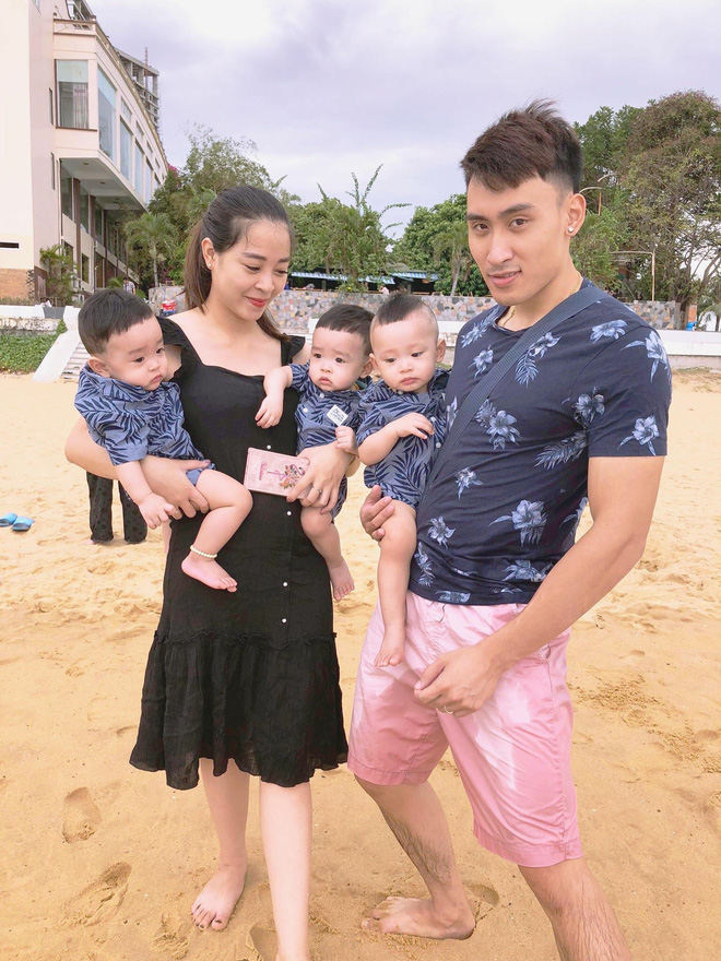 Clip 3 cậu bé sinh ba xúm xít, quấn mẹ đòi sữa gây bão mạng và câu chuyện phía sau