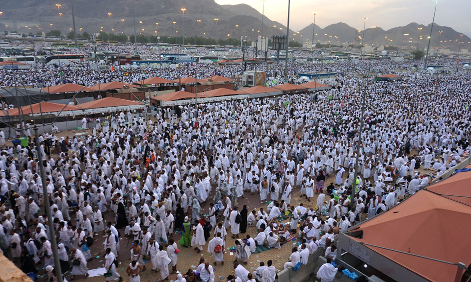 2 triệu người Hồi giáo tham gia ném đá ma quỷ và hành hương về Mecca