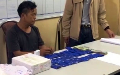 Công an tiếp tục bắt những kẻ buôn ma túy ở Lóng Luông