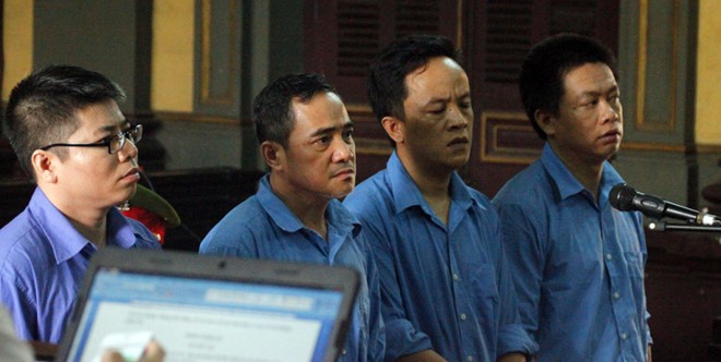 Cán bộ công an tiếp tay đường dây thuê Việt kiều buôn lậu siêu xe về Sài Gòn