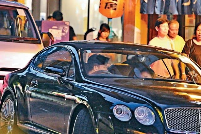 Con trai Thành Long cua cả tình cũ của bạn thân, đối tượng chính là con gái chủ sòng bài Macau khét tiếng?