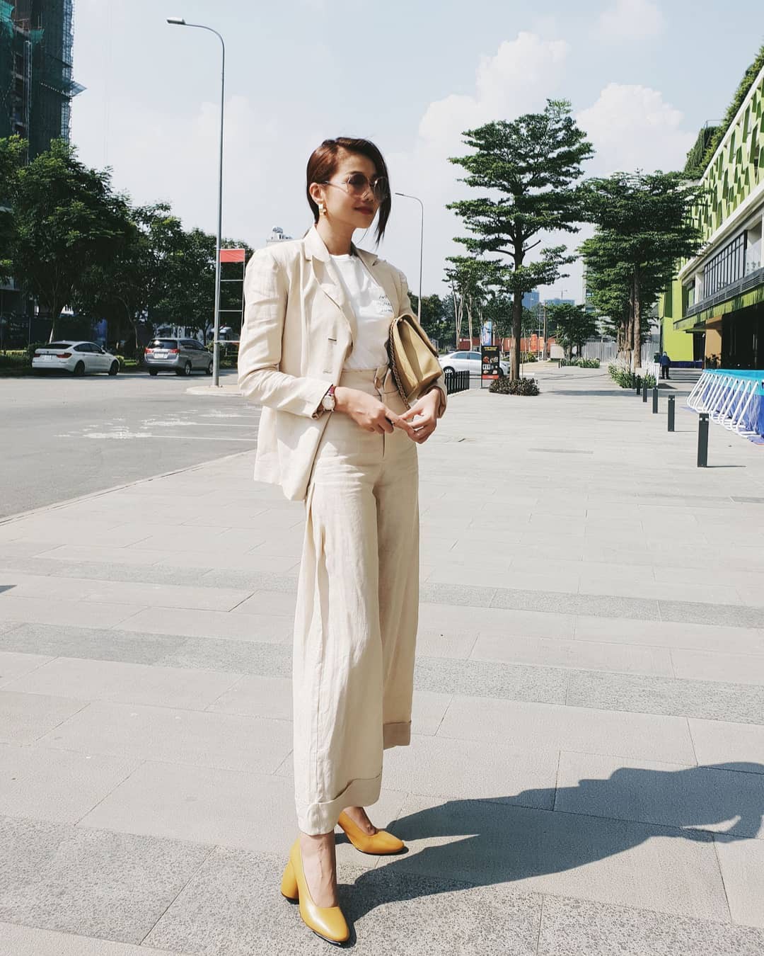 Không cần học đâu xa, các mỹ nhân Việt cũng có loạt gợi ý đầy tính ứng dụng giúp nàng công sở mặc đẹp cả tuần