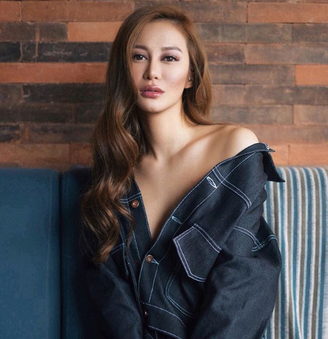 Cuộc sống giàu sang, nổi tiếng của ái nữ tỷ phú Hong Kong