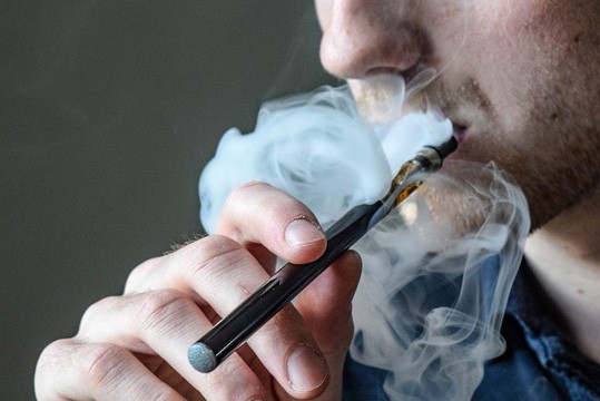 Thuốc lá điện tử gây đột biến DNA và ung thư