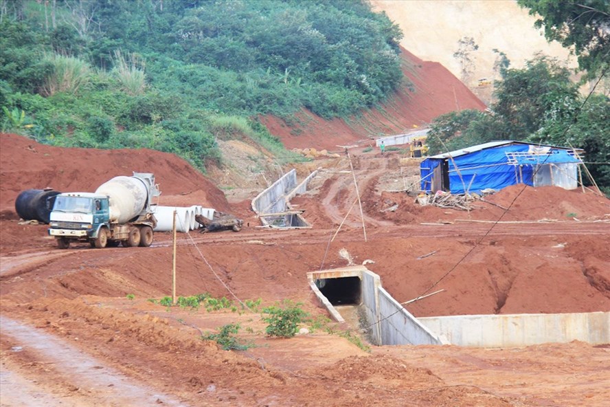 Tối mặt vì... nhường đất cho thủy điện