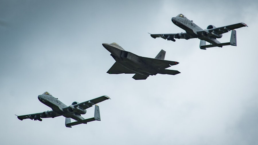 Mỹ kiếm bộn tiền nhờ triển lãm máy bay quân sự