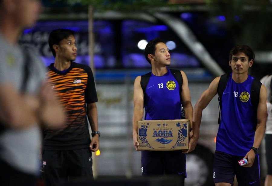 Việt Nam rèn giũa hàng thủ trước trận đấu Bahrain