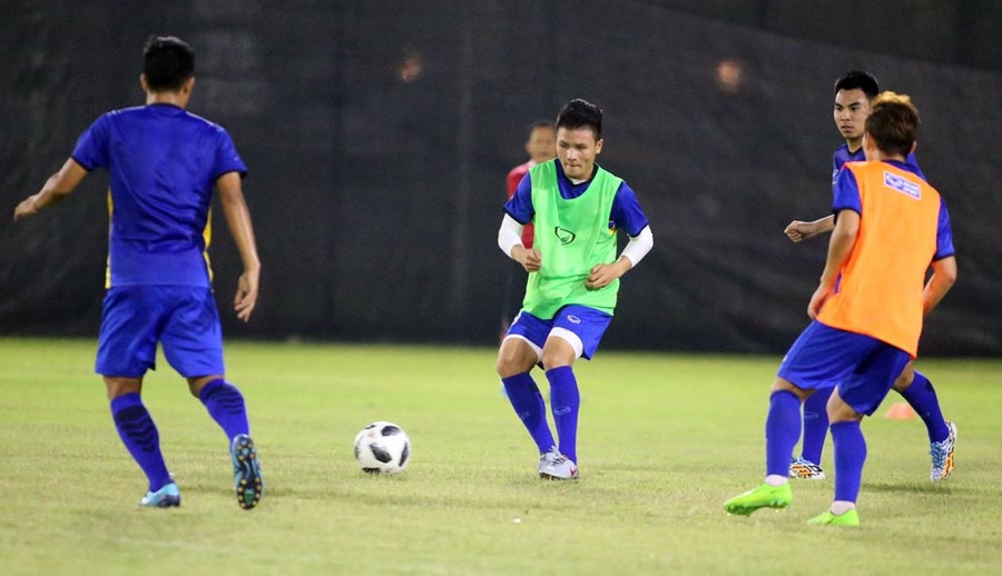 Việt Nam rèn giũa hàng thủ trước trận đấu Bahrain