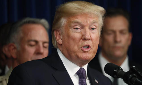 Trump nói đưa tiền túi cho luật sư để bịt miệng sao khiêu dâm