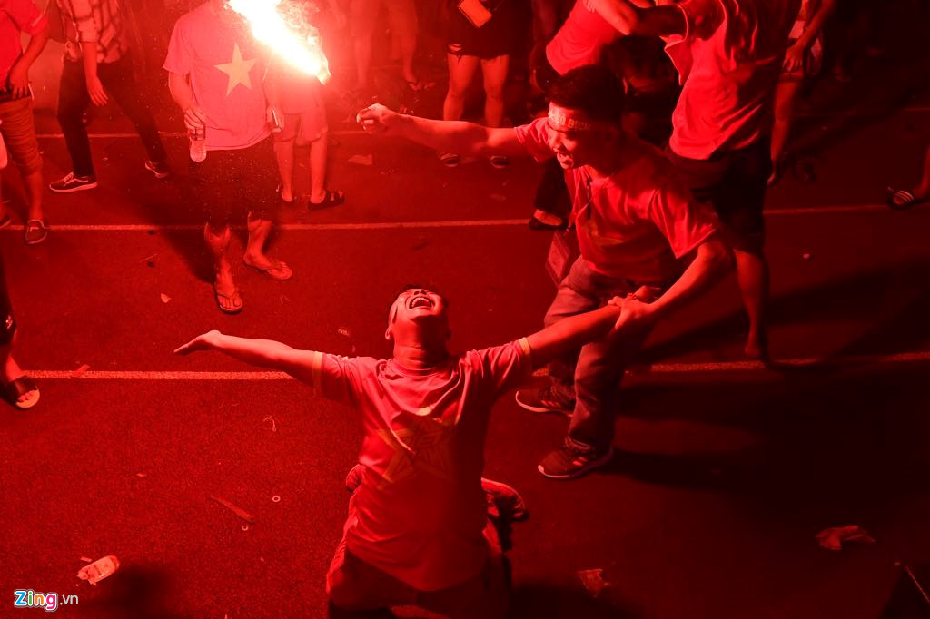 Hàng triệu người ăn mừng chiến thắng của tuyển Olympic Việt Nam