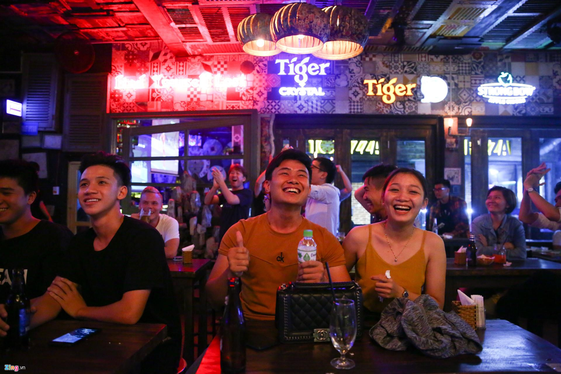 Hàng triệu người ăn mừng chiến thắng của tuyển Olympic Việt Nam