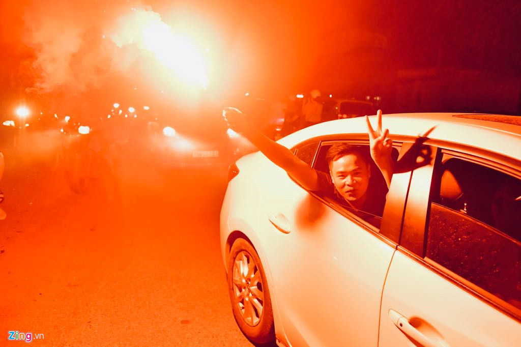 Hàng triệu người ăn mừng chiến thắng của tuyển Olympic Việt Nam