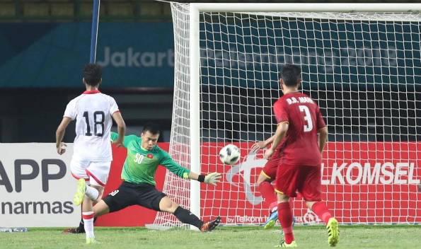 Công Phượng đưa Việt Nam vào tứ kết Asiad