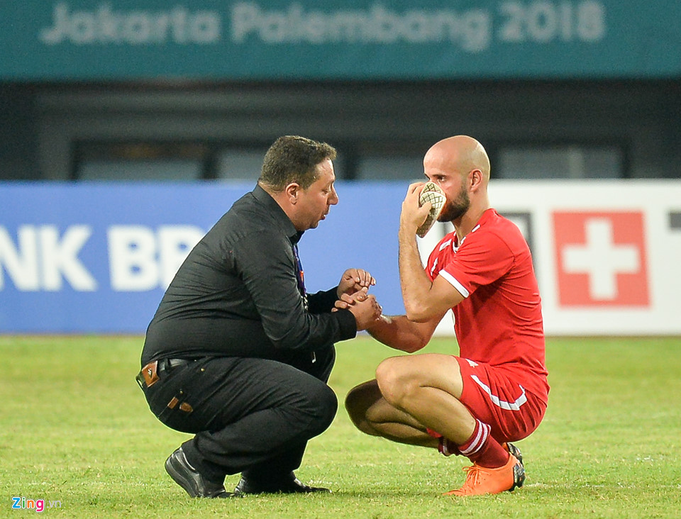 Cầu thủ Palestine bật khóc sau khi bại trận trước Syria