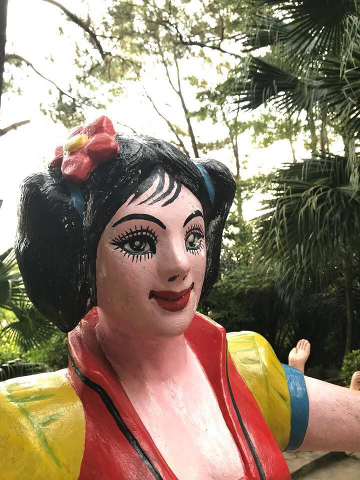 Công viên ở Hải Phòng trưng bày loạt tượng hài hước: Những bức tượng đã có hơn 10 năm nay, không hiểu sao mọi người lại xôn xao