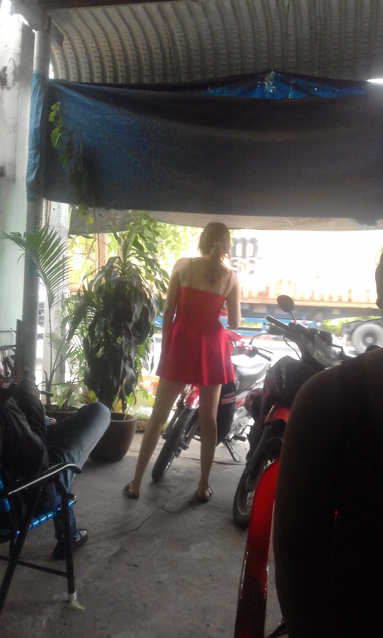 Bình Dương: Công an vào cuộc, phát hiện 9 cơ sở kinh doanh dịch vụ nhạy cảm