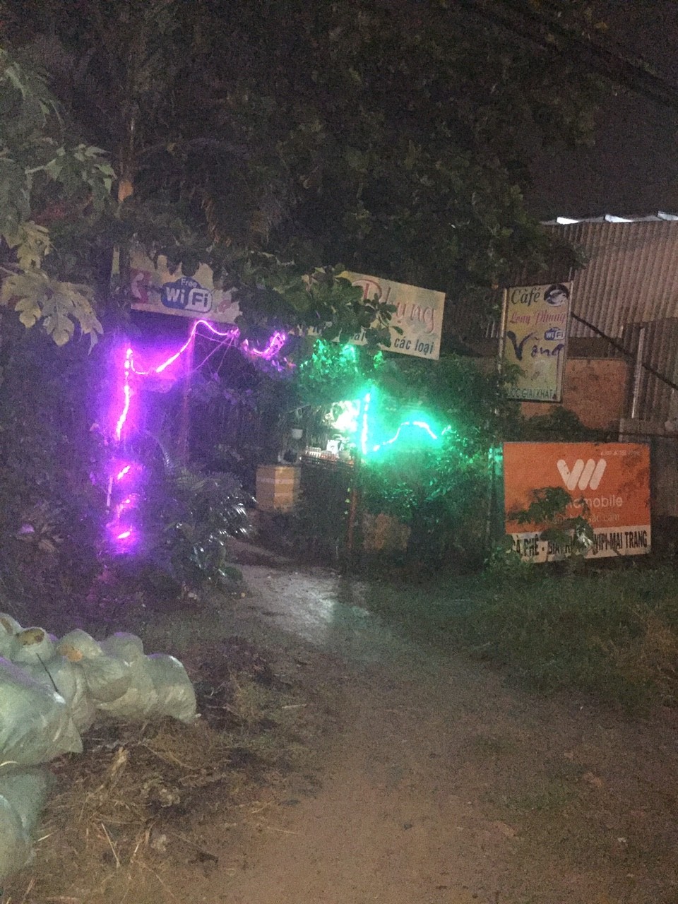 Bình Dương: Công an vào cuộc, phát hiện 9 cơ sở kinh doanh dịch vụ nhạy cảm