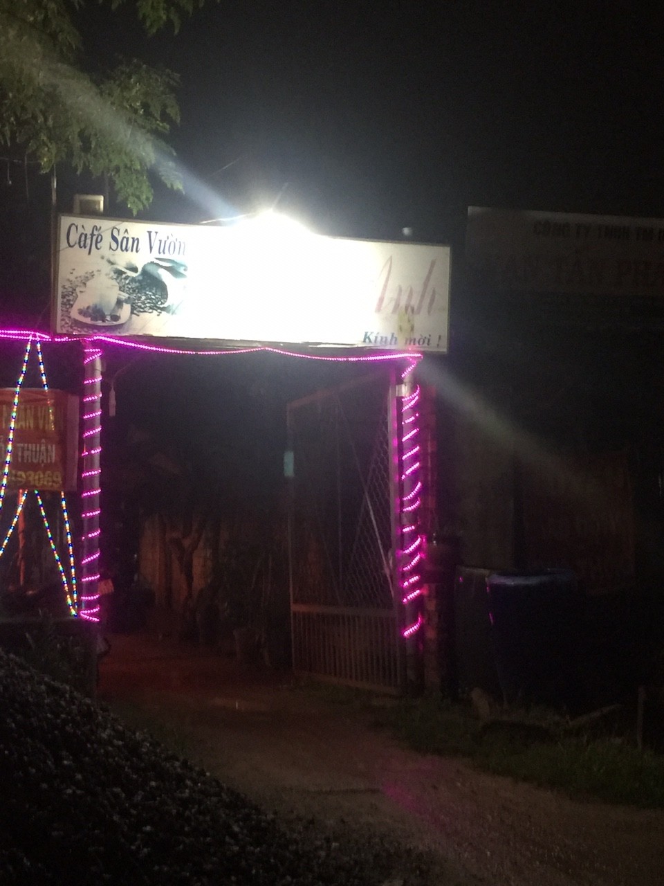 Bình Dương: Công an vào cuộc, phát hiện 9 cơ sở kinh doanh dịch vụ nhạy cảm