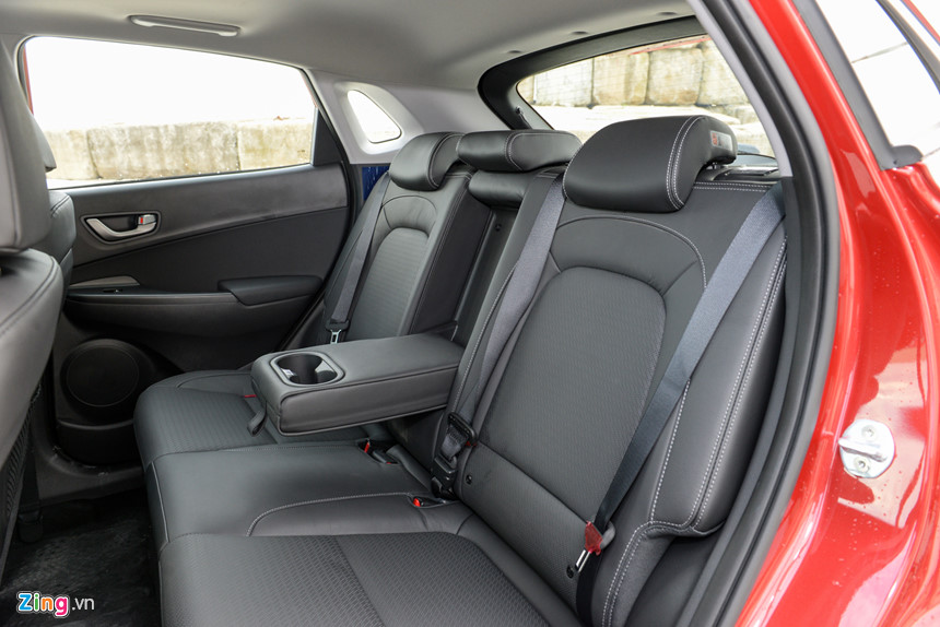 Hyundai Kona: Nhiều công nghệ, động cơ khỏe, giá cao hơn EcoSport