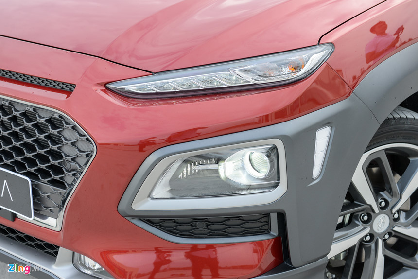 Hyundai Kona: Nhiều công nghệ, động cơ khỏe, giá cao hơn EcoSport