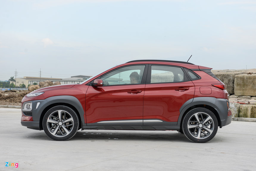 Hyundai Kona: Nhiều công nghệ, động cơ khỏe, giá cao hơn EcoSport