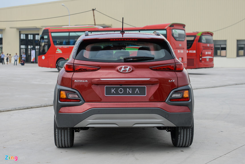 Hyundai Kona: Nhiều công nghệ, động cơ khỏe, giá cao hơn EcoSport