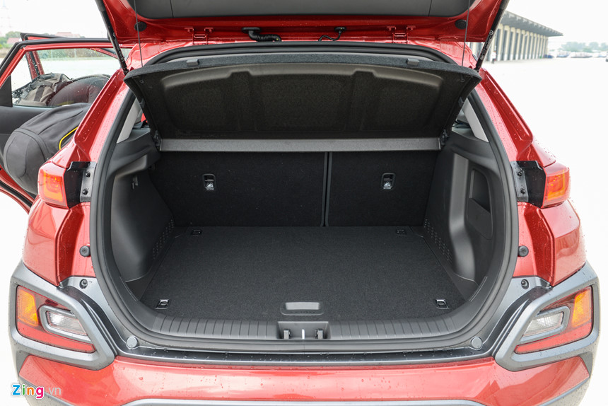 Hyundai Kona: Nhiều công nghệ, động cơ khỏe, giá cao hơn EcoSport