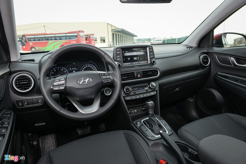 Hyundai Kona: Nhiều công nghệ, động cơ khỏe, giá cao hơn EcoSport