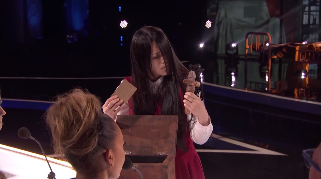 Americas Got Talent: Ma nữ Riana gọi chị em lên dọa Mel B nhưng cuối cùng chính bản thân lại phải chạy trốn