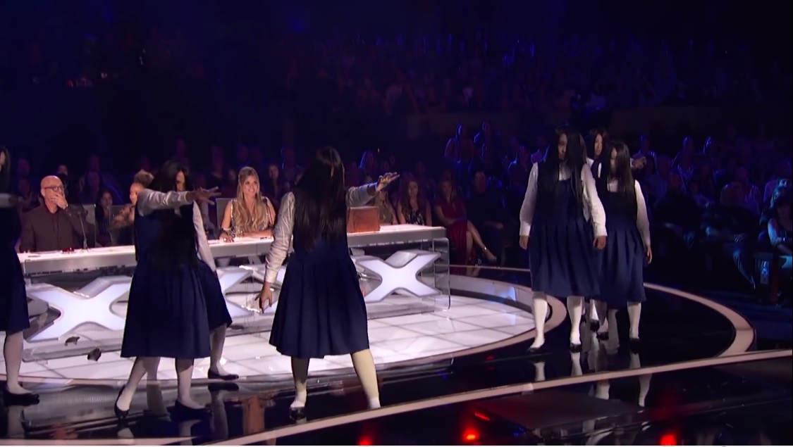 Americas Got Talent: Ma nữ Riana gọi chị em lên dọa Mel B nhưng cuối cùng chính bản thân lại phải chạy trốn