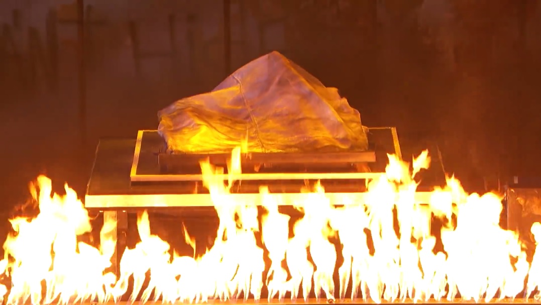 Americas Got Talent: Ma nữ Riana gọi chị em lên dọa Mel B nhưng cuối cùng chính bản thân lại phải chạy trốn