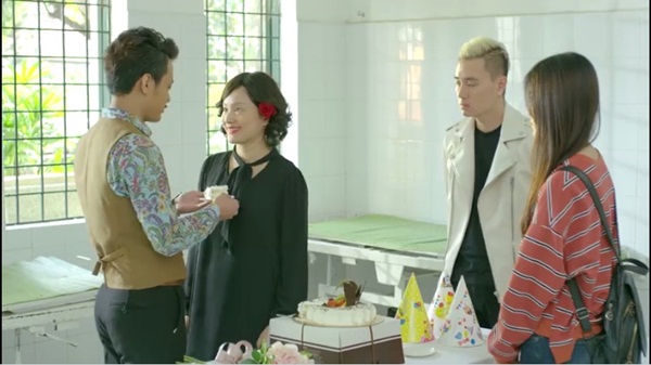 Cả một đời ân oán tập cuối: Dung - Hòa kết hôn, Phong Diệu khiến khán giả xúc động Cả một đời ân oán tập cuối: Dung - Hòa kết hôn, Phong Diệu khiến khán giả xúc động