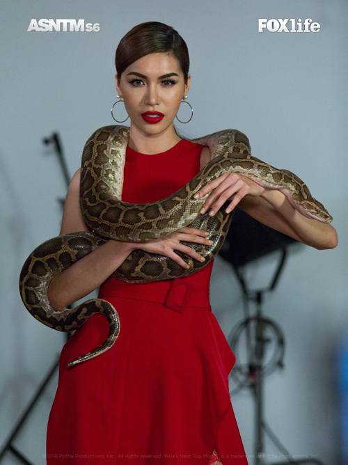 Asias Next Top Model tập 1: Minh Tú làm thí sinh suýt khóc, Thanh Vy an toàn ở lại cuộc thi