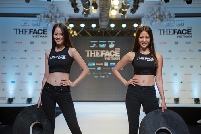 Clip Thanh Hằng vồ ếch nhưng vẫn cực thần thái trên sàn diễn The Face 2018 khiến khán giả thích thú