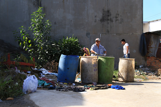 Người vợ giết chồng, bỏ xác vào ba lô hầu tòa