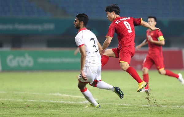 Công Phượng đưa Việt Nam vào tứ kết Asiad