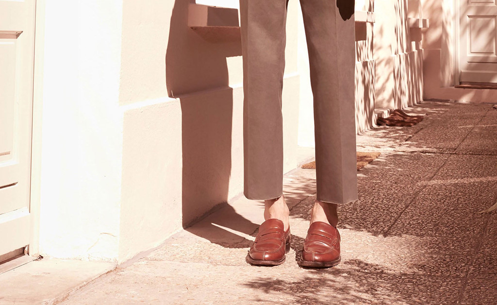 Mang giày không mang tất: Thế nào mới đẹp?