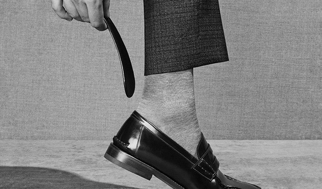 Mang giày không mang tất: Thế nào mới đẹp?