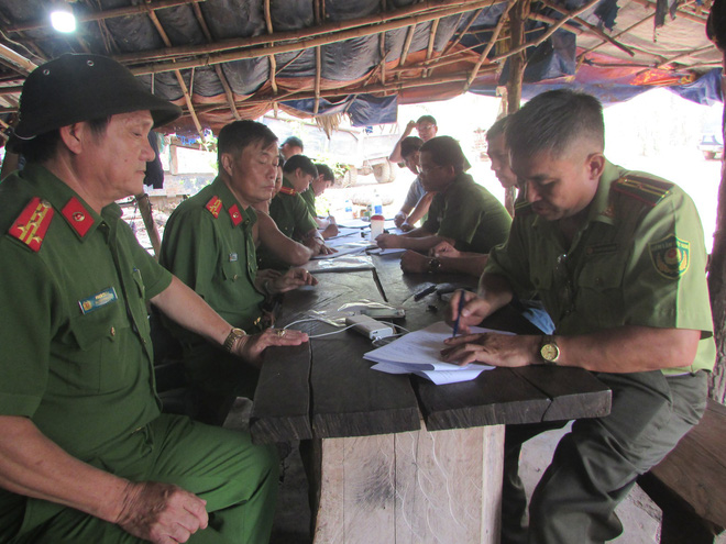 Vụ trùm gỗ lậu Phượng râu: Bắt khẩn cấp một Hạt trưởng Hạt kiểm lâm