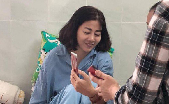 Bức xúc vì chuyện của Mai Phương: Bắt cầm phong bì để chụp hình làm chứng