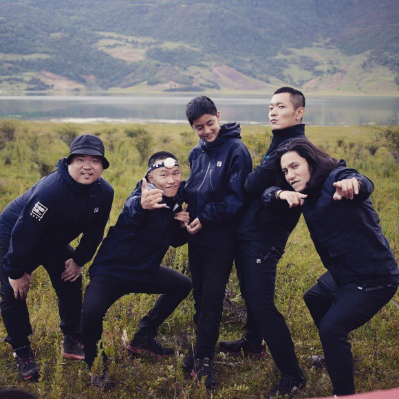 Sau bao năm giữ bí mật, hình ảnh hiếm hoi của con trai Trần Khôn ở tuổi 16 bất ngờ xuất hiện