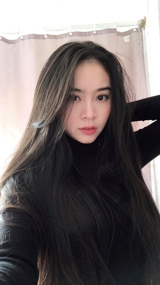 Hot girl thế hệ mới sinh năm 2000, cao 1,7 m và đang du học ở Anh